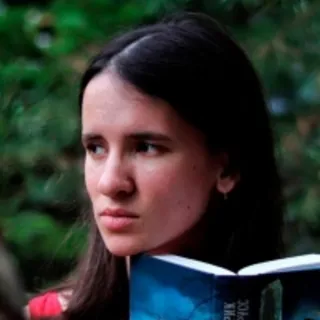 Элина Стоянова