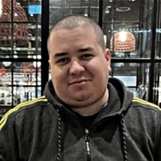 Олег Сапфир