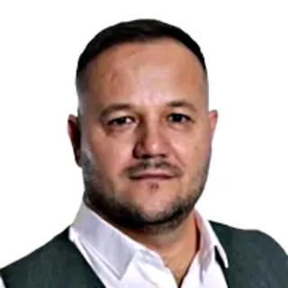 Рафаэль Дамиров