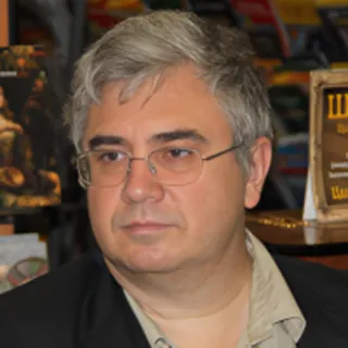 Роман Злотников