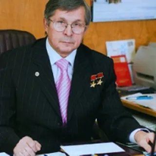 Виктор Савиных